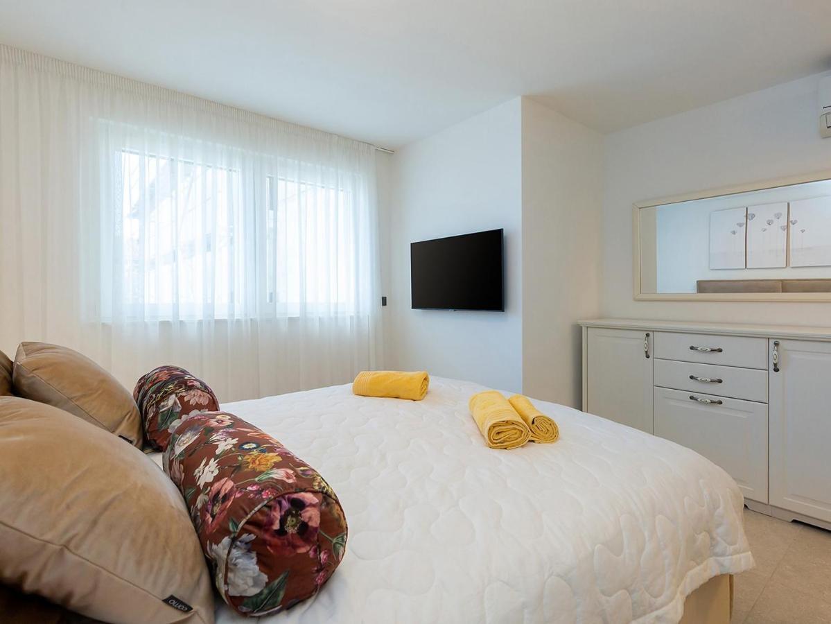 Residence Nar Πόρετς Εξωτερικό φωτογραφία